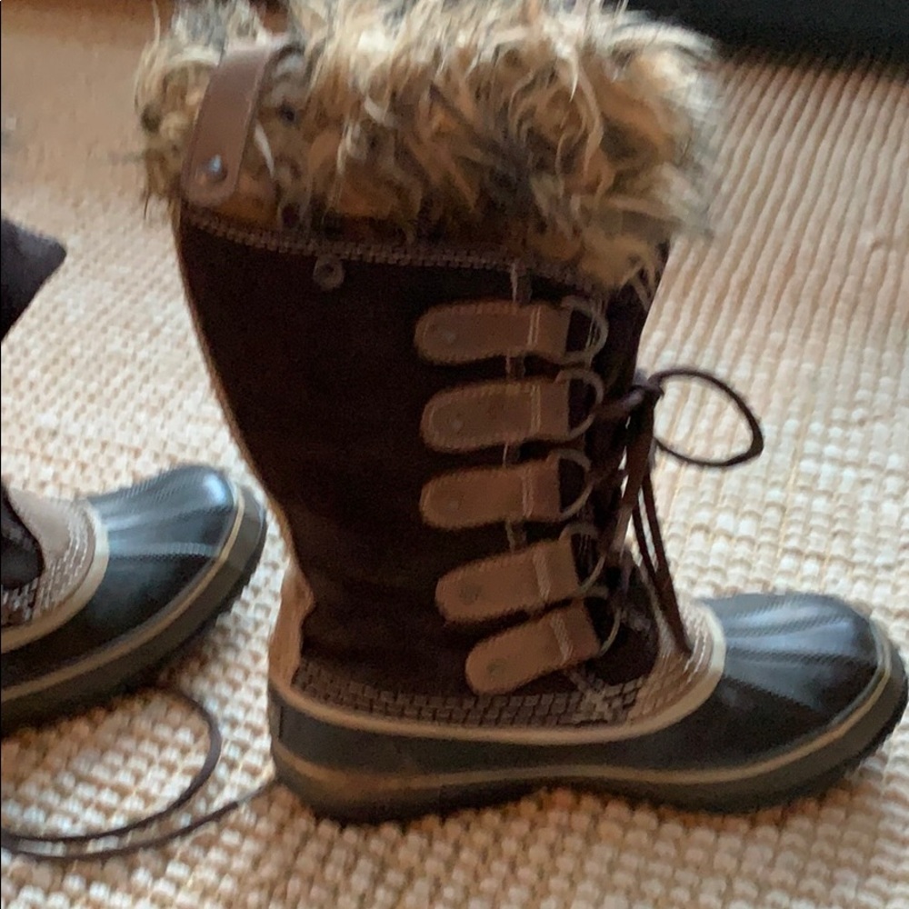 Sorel winter waterproof boots: size 8 in women’s